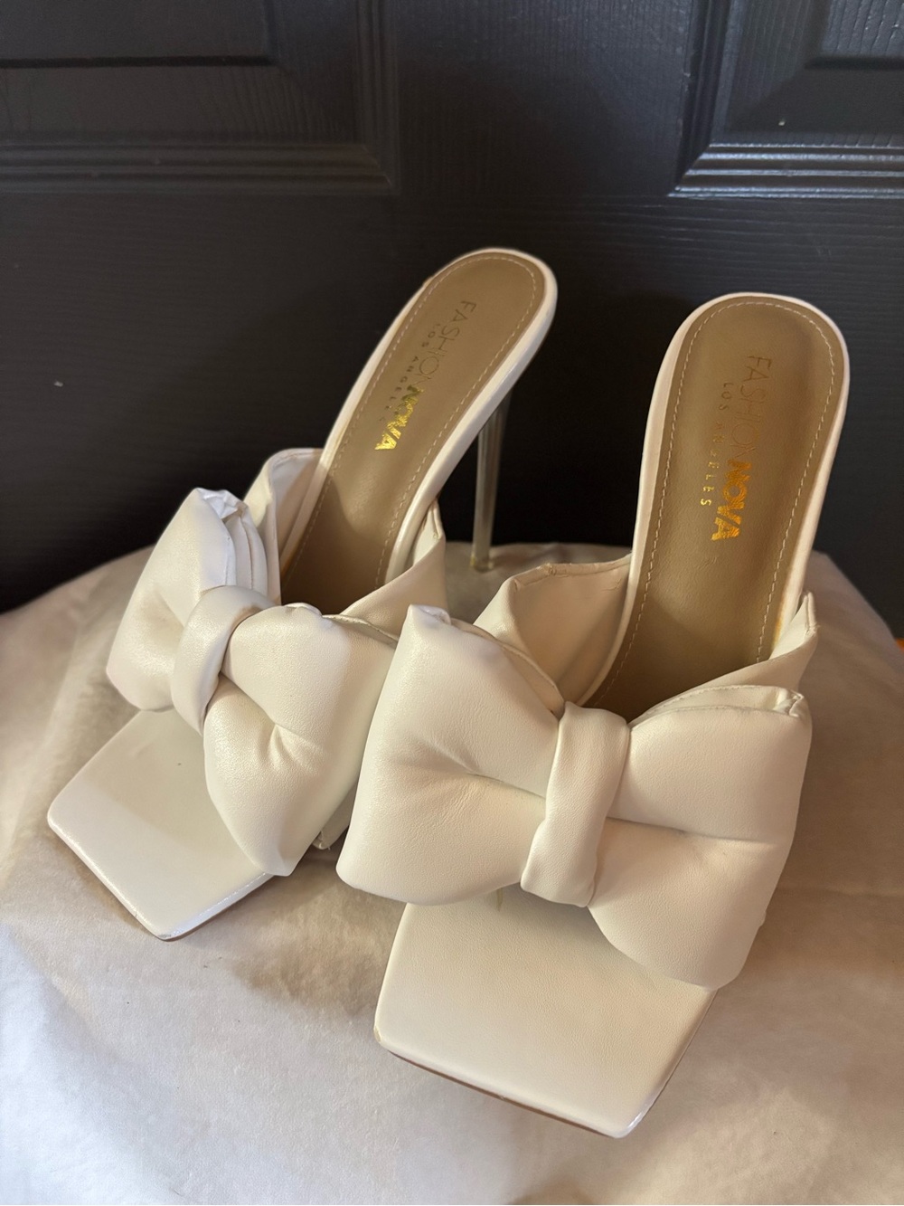 Fashion Nova White  Bow Slide Mules